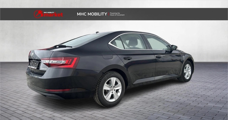 Skoda Superb cena 72500 przebieg: 157131, rok produkcji 2018 z Zabłudów małe 56